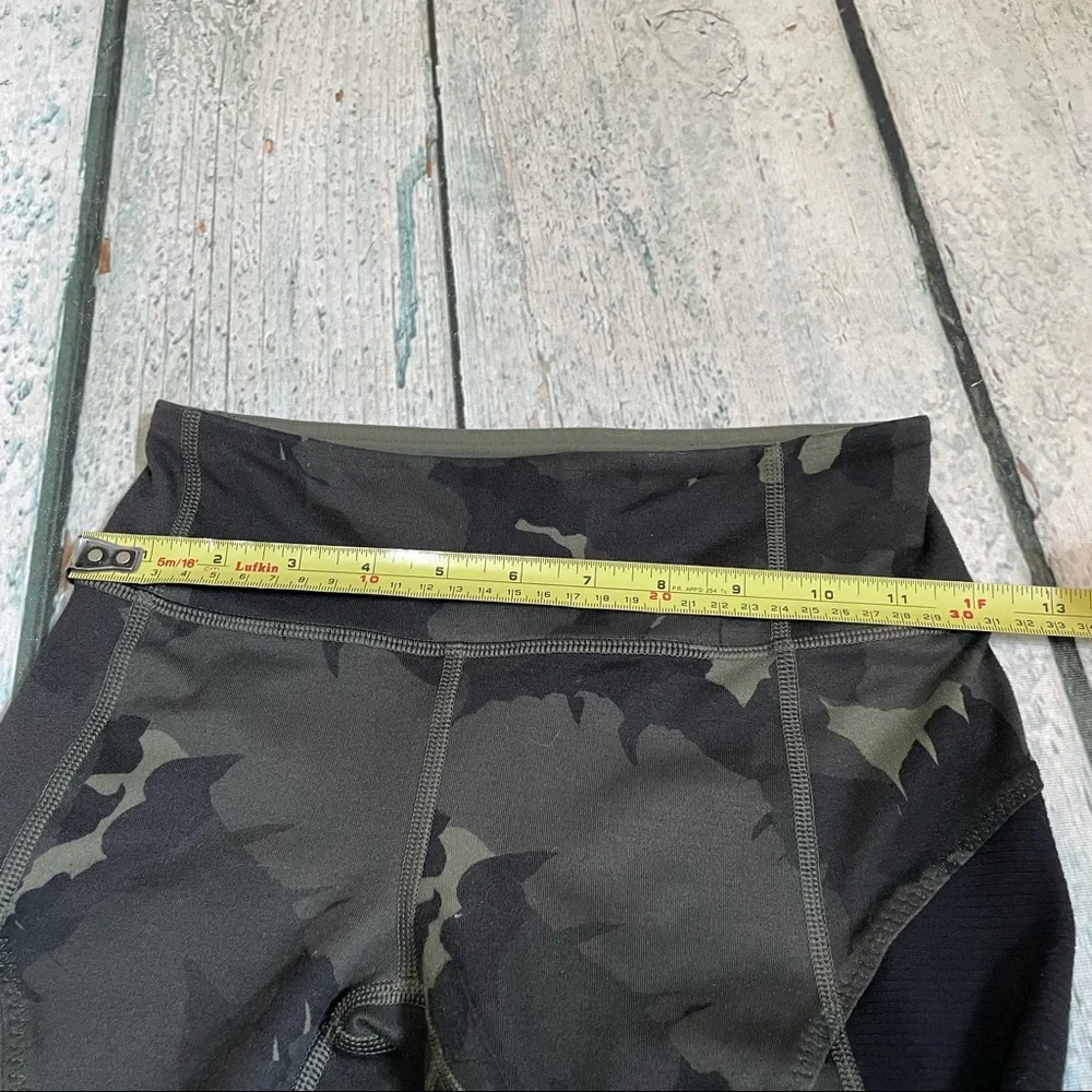 Lululemon 2 patience pant Palm party fatigue black green camo luon leggings zip - Picture 12 of 12